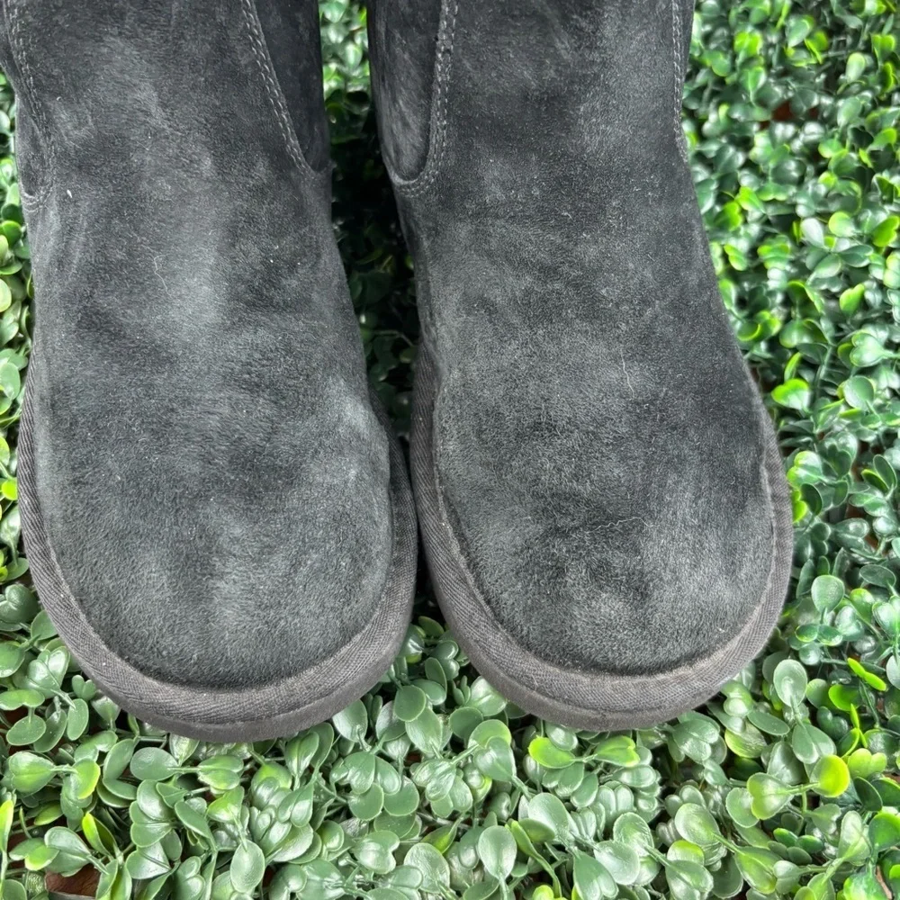 UGG KNIGHTSBRIDGE BLACK SUEDE TALL BOOTS SIZE 6 WOMAN